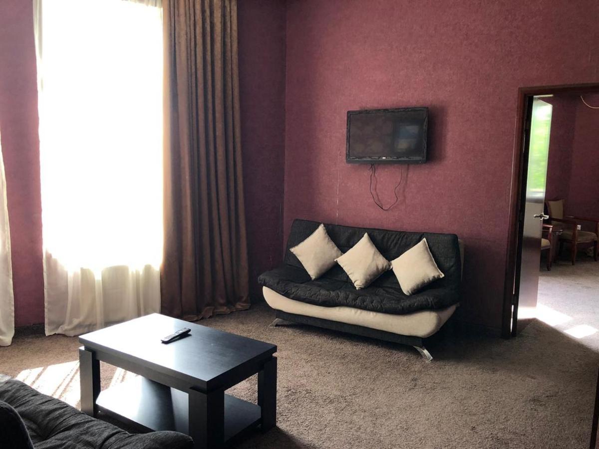 Hotel Vaki ティビリシ エクステリア 写真